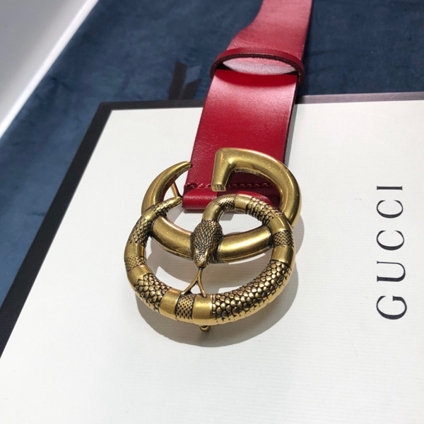 スーパーコピーグッチベルト着用イメージ